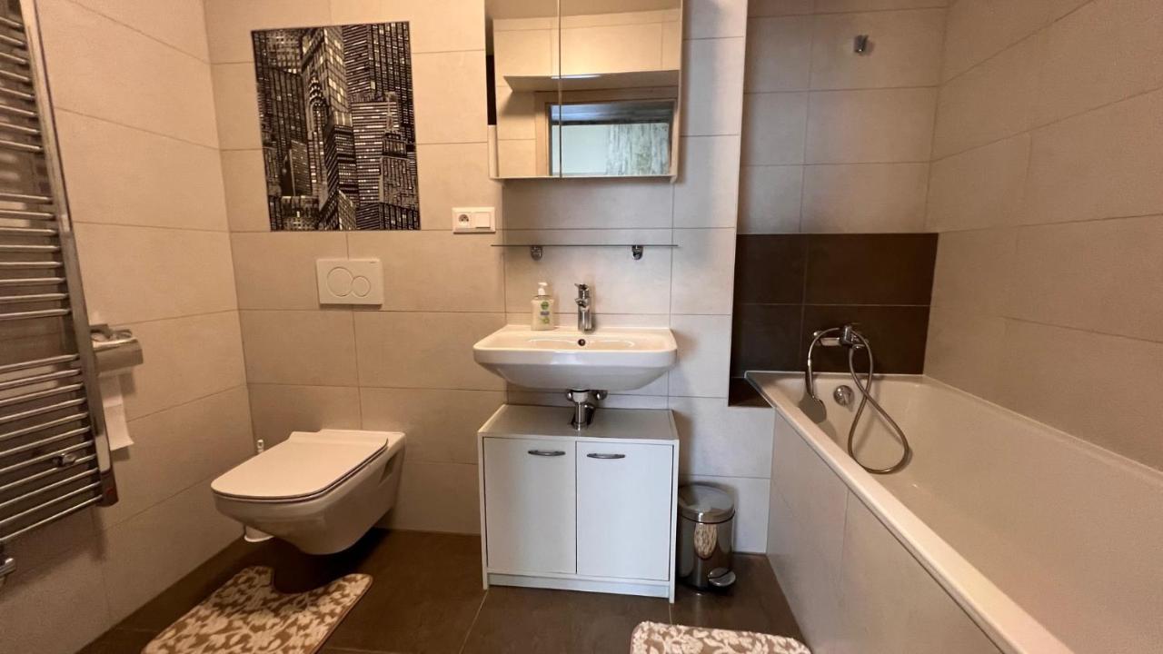 Air-Conditioned, 2 Room Apartment With Balcony, New Building Raca Bratislava Exterior foto
